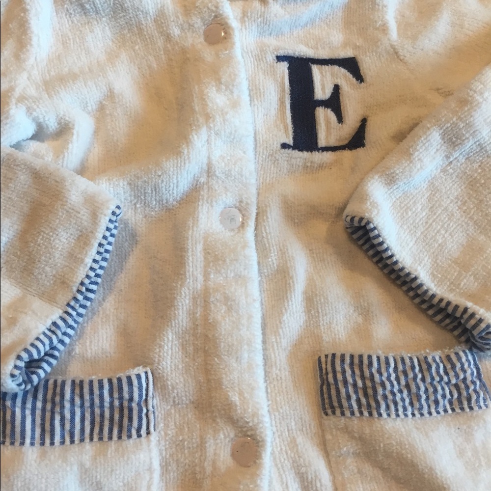 Mud Pie Robe with Embroidered "E" - Picture 2 of 2